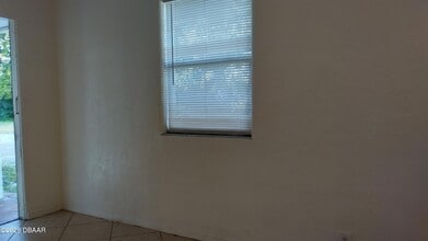 5018 S Ridgewood Ave, Unit 2 in Port Orange, FL - Building Photo - Building Photo