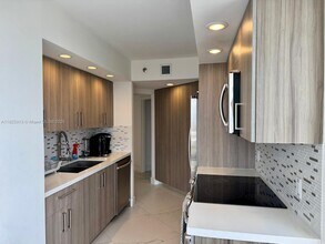 1000 E Island Blvd, Unit 1410 in Aventura, FL - Building Photo - Building Photo