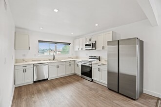 701 N Hill Pl in Los Angeles, CA - Building Photo - Building Photo