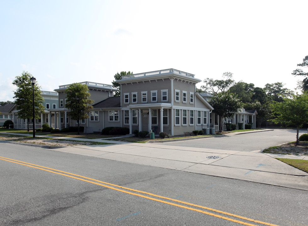 2211-2263 Adams St in Wilmington, NC - Building Photo