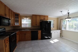 101 E Magnolia Ln in Oak Ridge, TN - Building Photo - Building Photo