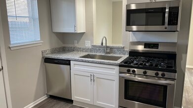 521 Ferguson St, Unit A4 in Humble, TX - Building Photo - Building Photo