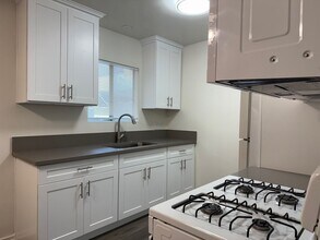 2028 in Glendale, CA - Building Photo - Building Photo
