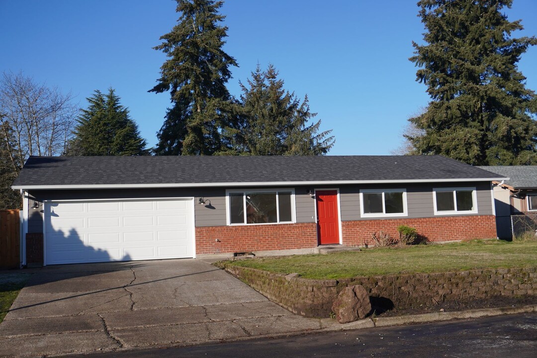 7714 NE 127th Ave in Vancouver, WA - Building Photo