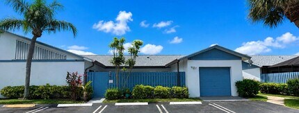 1204 Timberlane Cir in Greenacres, FL - Building Photo - Building Photo