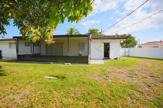 135 NW 208th St in Miami, FL - Building Photo - Building Photo