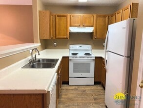 163 Swaying Pine Ct in Crestview, FL - Building Photo - Building Photo