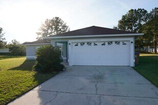 3175 Victoria Dr in Kissimmee, FL - Building Photo