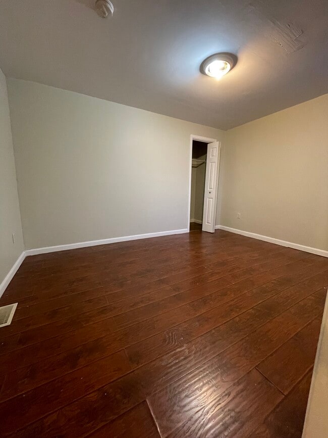 316 W Gray St, Unit 1 in Elmira, NY - Building Photo - Building Photo