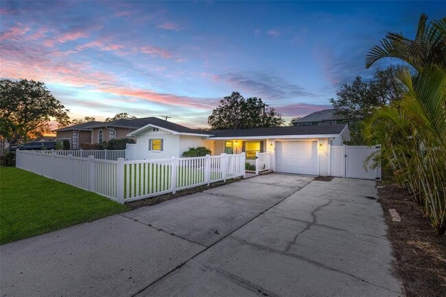 4709 W Fair Oaks Ave in Tampa, FL - Building Photo - Building Photo