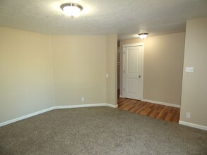 1434 Garden Ct NE in Keizer, OR - Building Photo - Building Photo