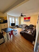 731 Parker St, Unit 1 in Boston, MA - Foto de edificio - Building Photo