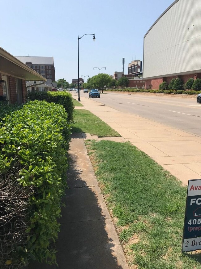 310-314 E Lindsey St in Norman, OK - Building Photo - Building Photo
