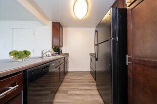 291 Weston Cir in Vista, CA - Building Photo