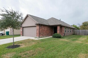 3831 Cary Creek Dr in Baytown, TX - Building Photo