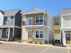 1319 Meridian St in Cookeville, TN - Building Photo