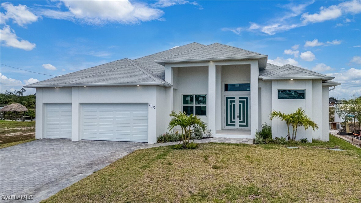 4013 NW 43rd Ave in Cape Coral, FL - Foto de edificio