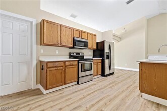 1399 Shields St in Port Charlotte, FL - Foto de edificio - Building Photo