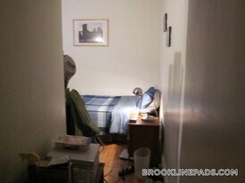 72 Egmont St in Brookline, MA - Building Photo