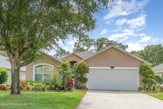936 Tavernier Cir NE in Palm Bay, FL - Building Photo - Building Photo