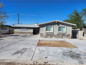 3309 N Crawford St in North Las Vegas, NV - Building Photo - Building Photo