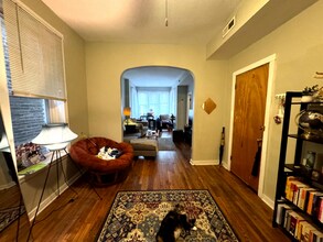 1406 N Campbell Ave, Unit 2 in Chicago, IL - Foto de edificio - Building Photo