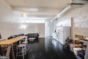 1804-14 E Hazzard St in Philadelphia, PA - Building Photo