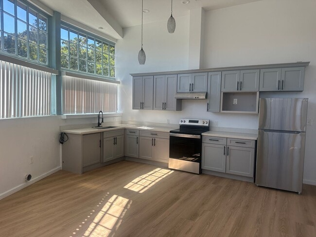 2801 38th Ave in Oakland, CA - Building Photo - Building Photo