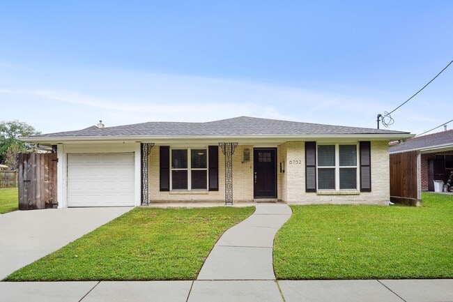 property at 6752 Fleur De Lis Dr