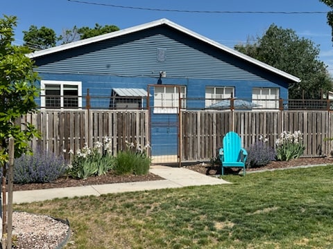 4000 Main St