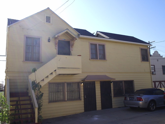 6410-6418 1/2 La Mirada Ave in Los Angeles, CA - Foto de edificio - Building Photo