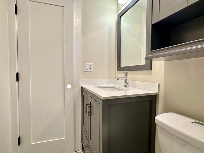 69 N Margin St, Unit 2 in Boston, MA - Foto de edificio - Building Photo