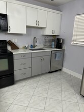 4940 Vincennes St, Unit CORALAIR in Cape Coral, FL - Foto de edificio - Building Photo
