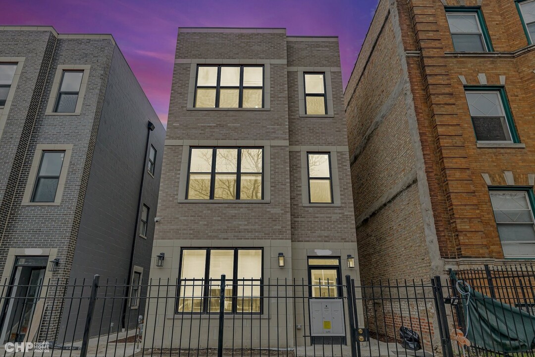 4022 S Calumet Ave-Unit -1 in Chicago, IL - Foto de edificio