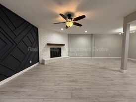 606 E Royal Palm Square N in Phoenix, AZ - Building Photo