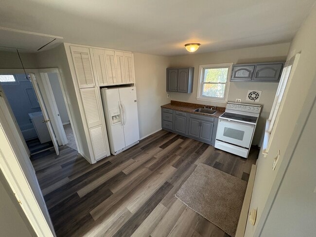 2 Seawanhaka Ave in Nesconset, NY - Foto de edificio - Building Photo