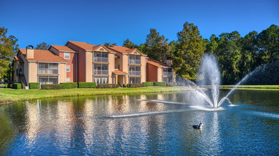 Pebble Creek Apartments At Lake Mary in Lake Mary, FL - Foto de edificio - Building Photo