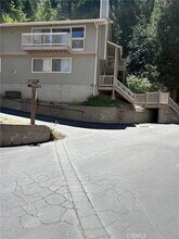 301 Canyon Crest Ln in Lake Arrowhead, CA - Foto de edificio - Building Photo