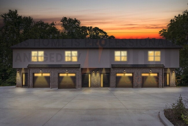 402 Shelby St in Clarksville, TN - Building Photo - Building Photo