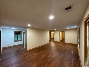 5066 Rockbridge Rd SW in Stone Mountain, GA - Foto de edificio - Building Photo