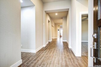 1038 Cadogan Squire in San Antonio, TX - Foto de edificio - Building Photo