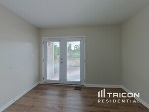 325 Cypress Ln in Stockbridge, GA - Building Photo - Building Photo