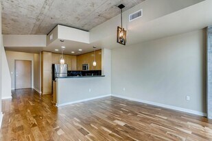 360 Nueces St, Unit 2607 in Austin, TX - Building Photo