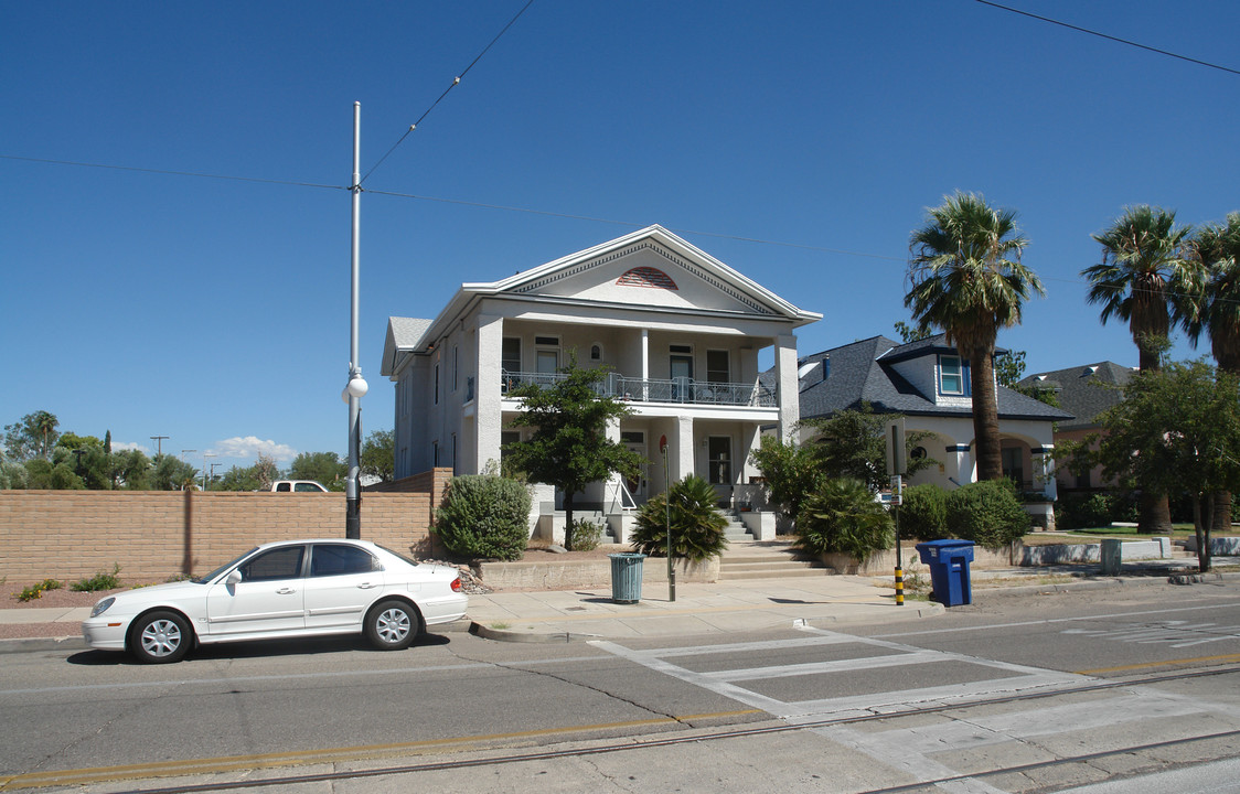 435 E University Blvd in Tucson, AZ - Building Photo