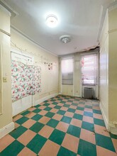 132 Irving Ave in Brooklyn, NY - Building Photo - Interior Photo