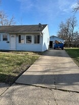 4850 Porterfield Dr in Dayton, OH - Building Photo