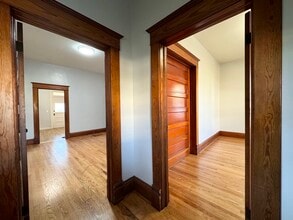 617 Splitlog Ave in Kansas City, KS - Foto de edificio - Building Photo