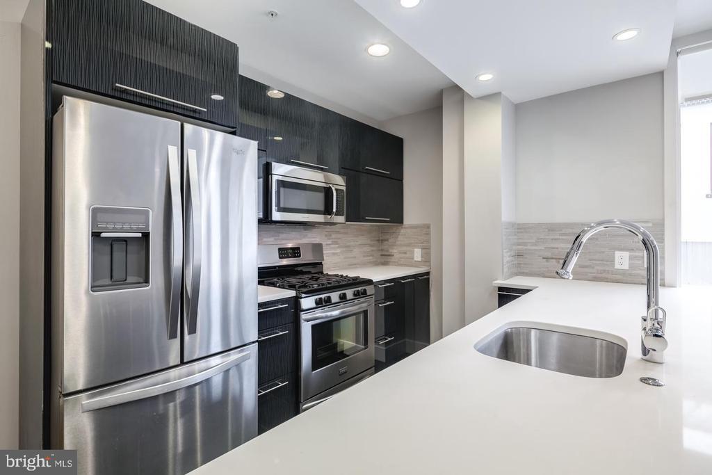 820-24 N 3rd St, Unit UNIT 204 in Philadelphia, PA - Building Photo