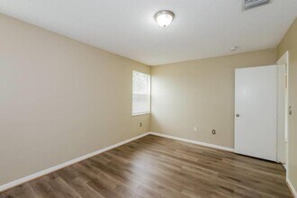 669 NW 151st Ave in Pembroke Pines, FL - Building Photo - Building Photo