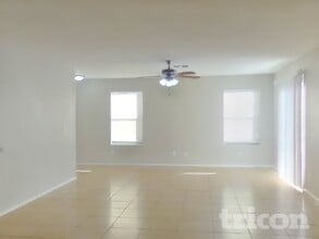 8123 W Hammond Ln, Unit A in Phoenix, AZ - Foto de edificio - Building Photo